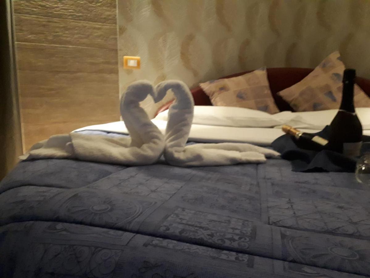 Thaire Resort Castel Volturno Bagian luar foto