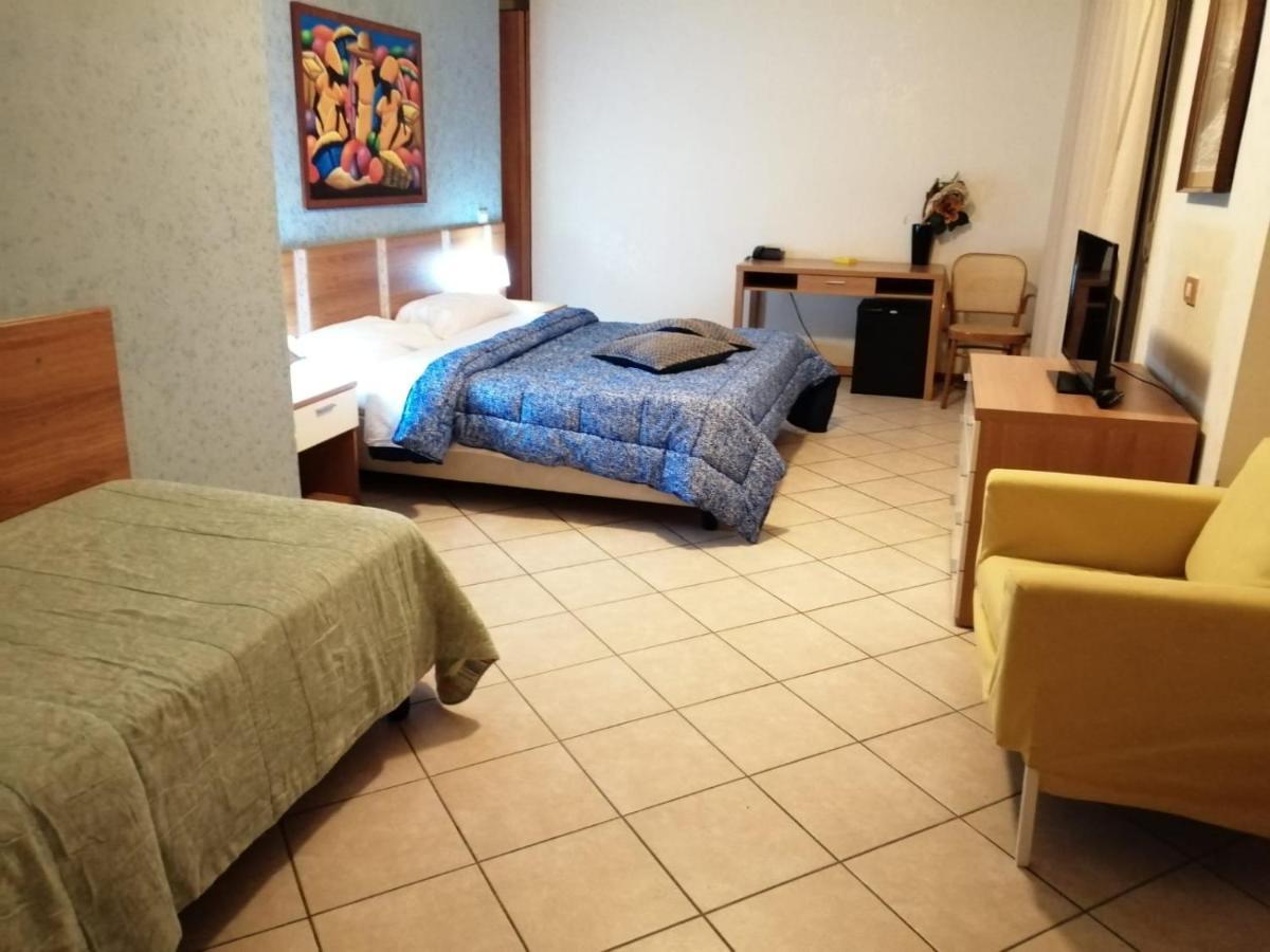 Thaire Resort Castel Volturno Bagian luar foto