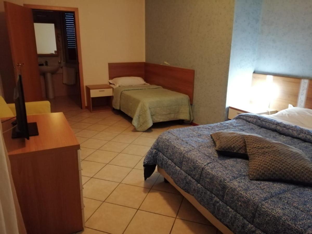 Thaire Resort Castel Volturno Bagian luar foto