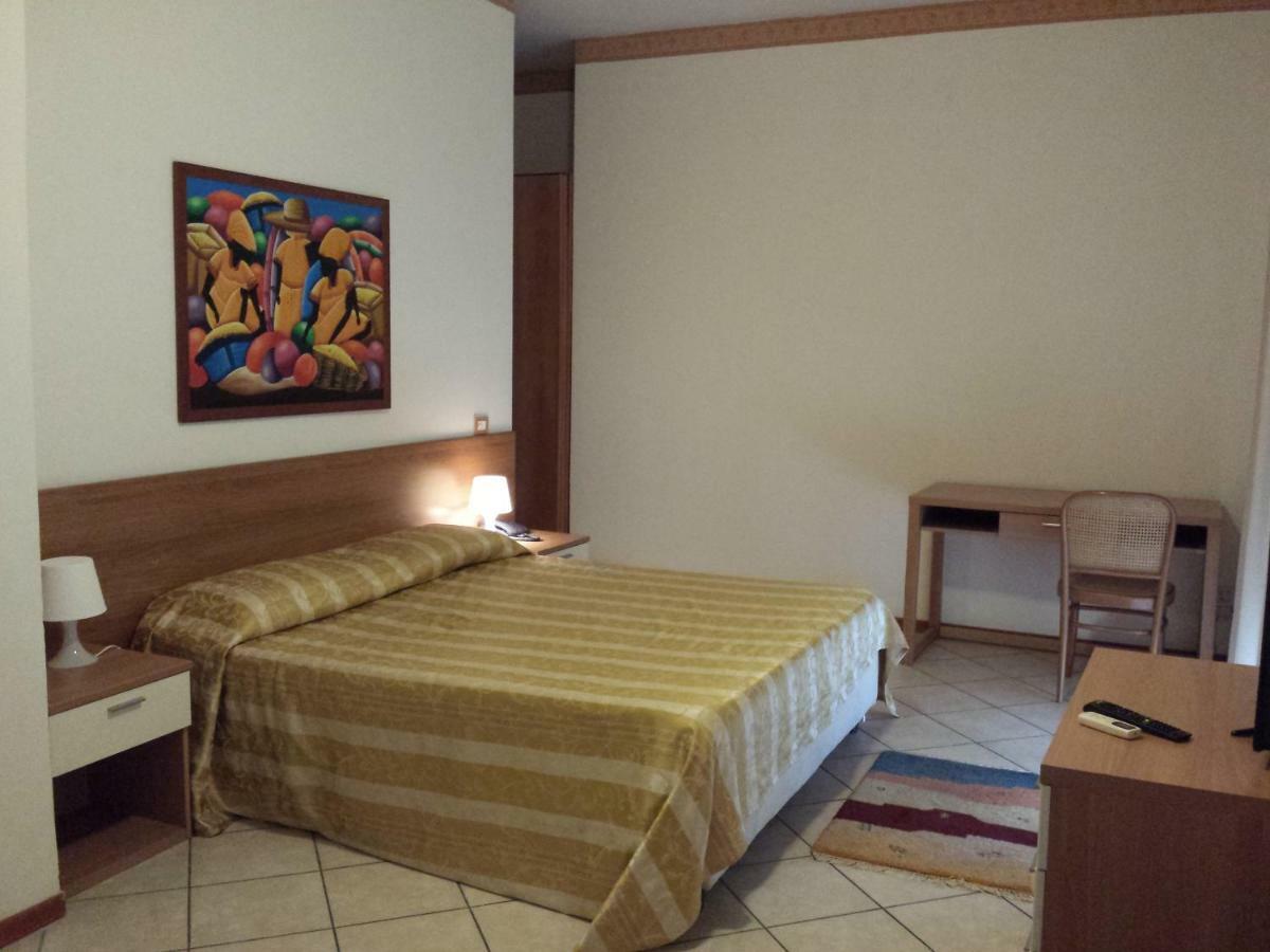 Thaire Resort Castel Volturno Bagian luar foto
