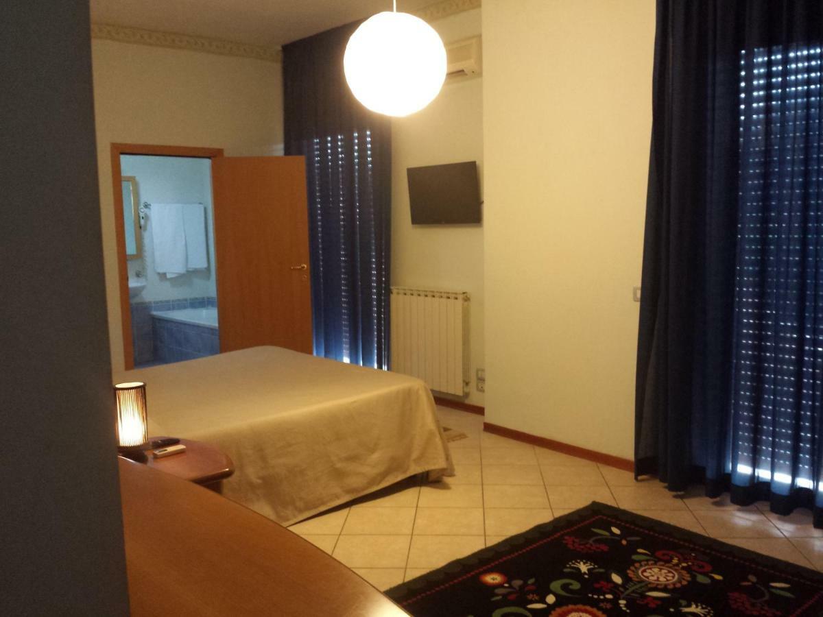 Thaire Resort Castel Volturno Bagian luar foto