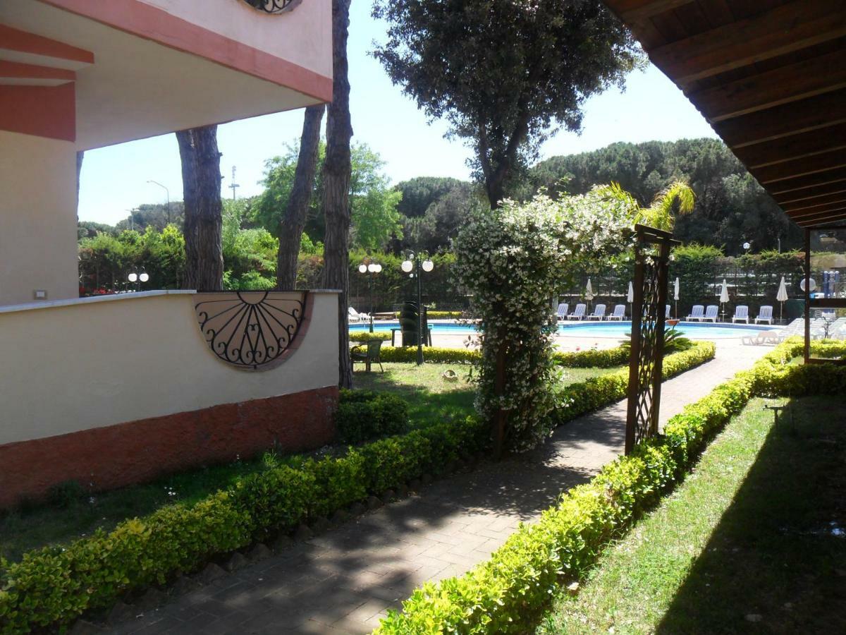 Thaire Resort Castel Volturno Bagian luar foto