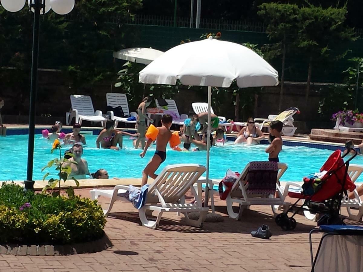Thaire Resort Castel Volturno Bagian luar foto