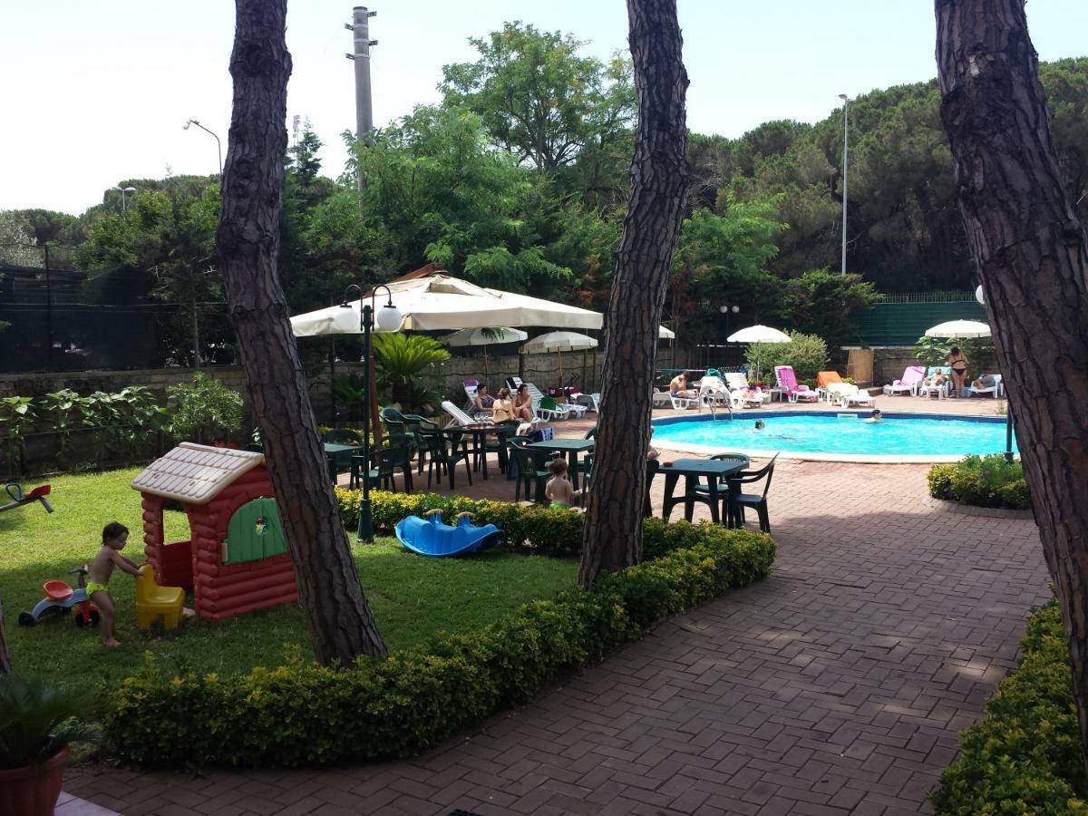 Thaire Resort Castel Volturno Bagian luar foto