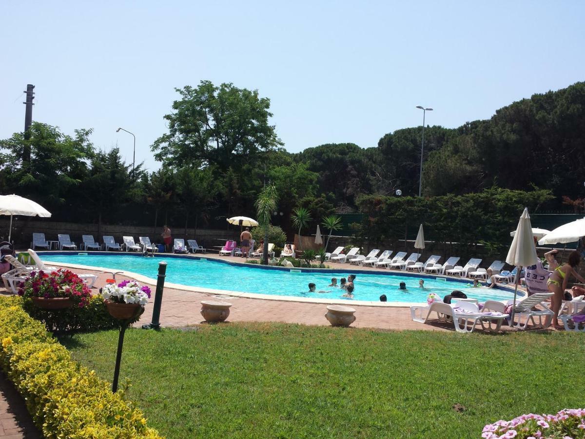 Thaire Resort Castel Volturno Bagian luar foto